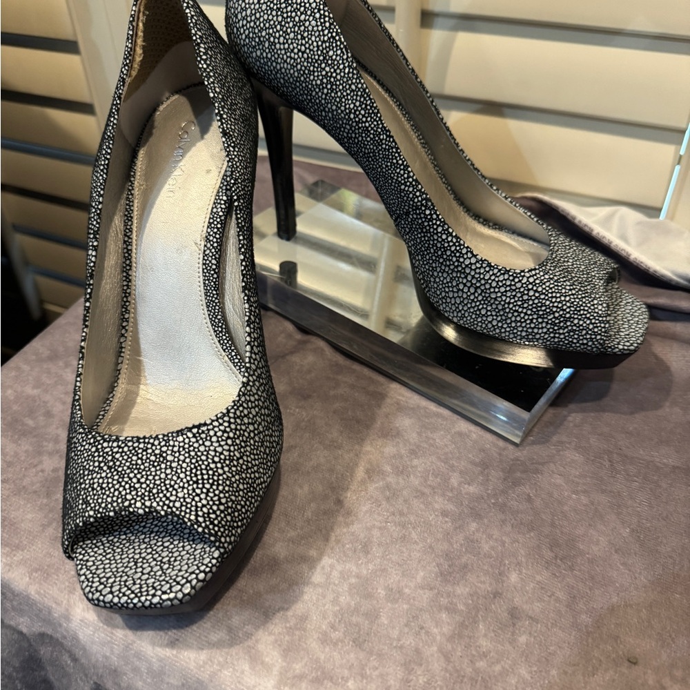 Calvin Klein Elegant Black and White Peep-Toe Platform Heels 8M